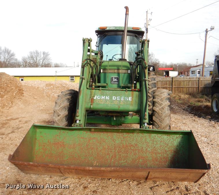 image for item FQ9603 John Deere 2955 tractor