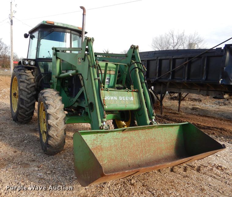 image for item FQ9603 John Deere 2955 tractor