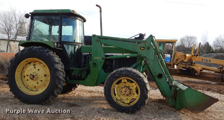 image for item FQ9603 John Deere 2955 tractor