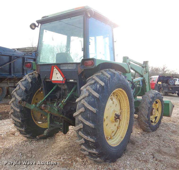 image for item FQ9603 John Deere 2955 tractor