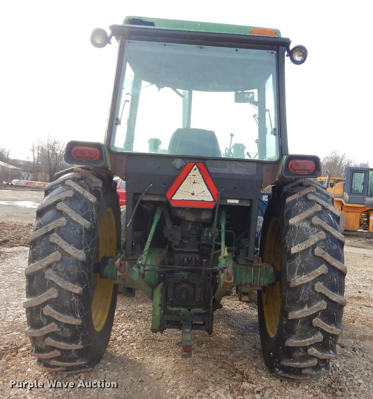 image for item FQ9603 John Deere 2955 tractor