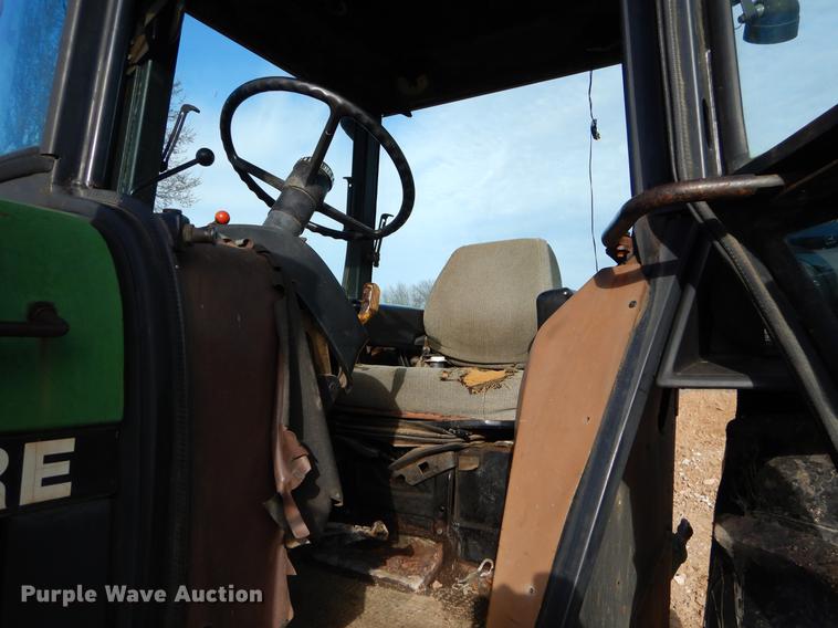 image for item FQ9603 John Deere 2955 tractor