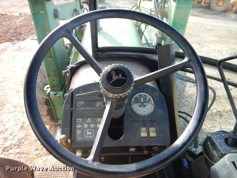 image for item FQ9603 John Deere 2955 tractor