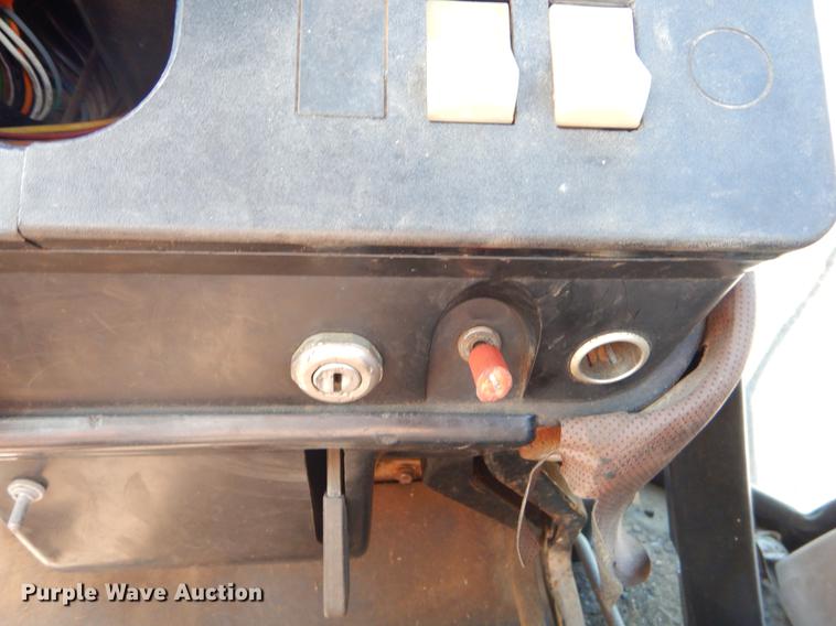 image for item FQ9603 John Deere 2955 tractor