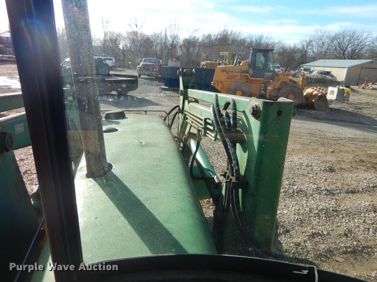 image for item FQ9603 John Deere 2955 tractor