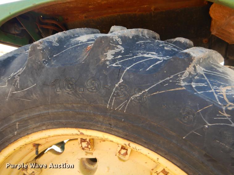 image for item FQ9603 John Deere 2955 tractor