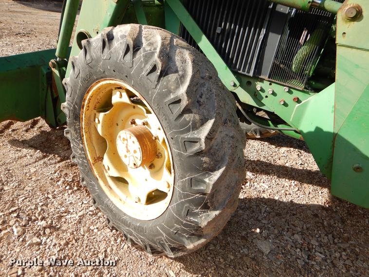 image for item FQ9603 John Deere 2955 tractor