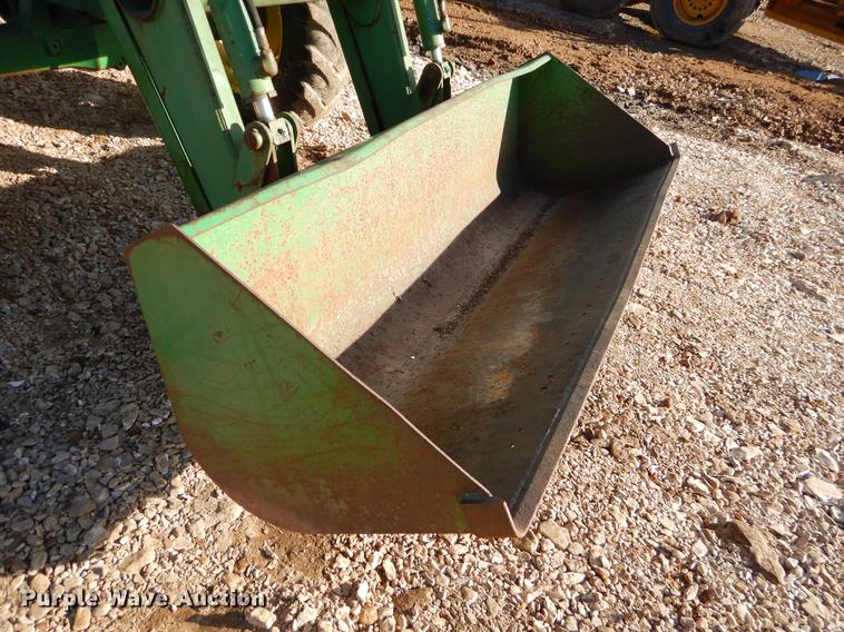 image for item FQ9603 John Deere 2955 tractor