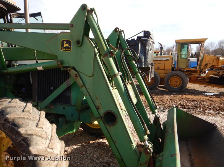 image for item FQ9603 John Deere 2955 tractor