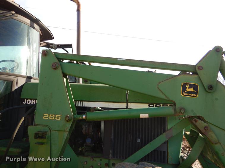 image for item FQ9603 John Deere 2955 tractor