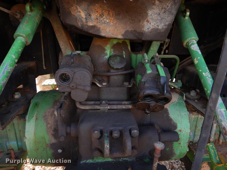 image for item FQ9603 John Deere 2955 tractor
