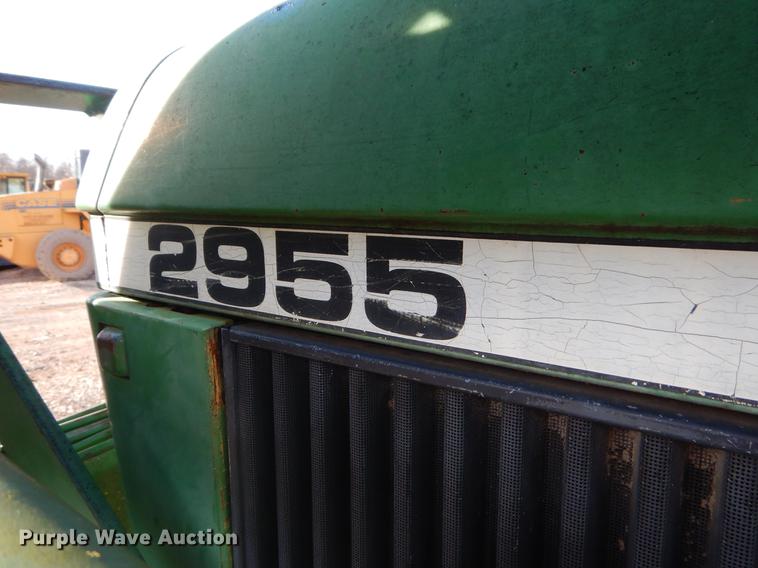 image for item FQ9603 John Deere 2955 tractor