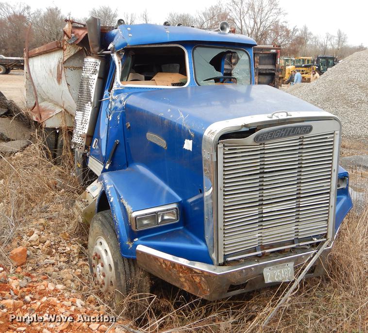 image for item FQ9604 1987 Freightliner FLC dump truck