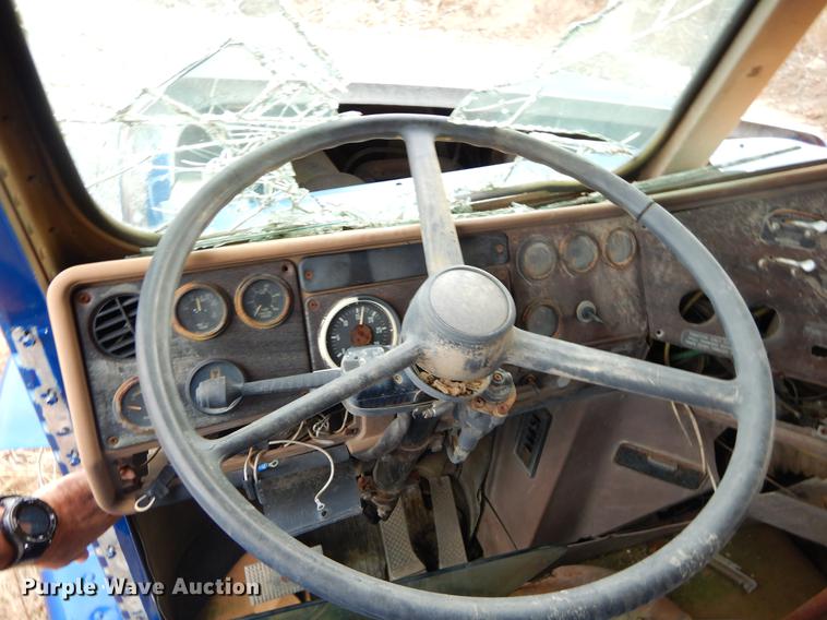 image for item FQ9604 1987 Freightliner FLC dump truck