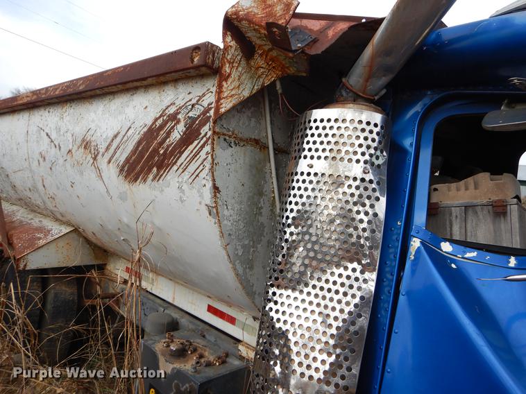 image for item FQ9604 1987 Freightliner FLC dump truck
