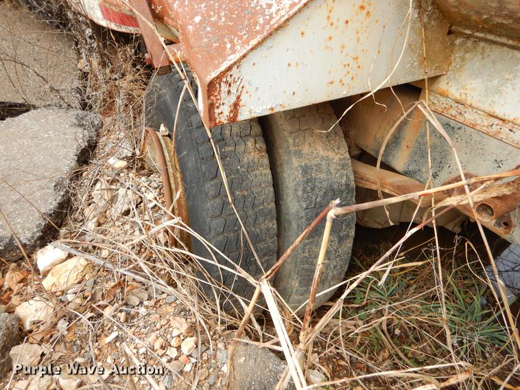 image for item FQ9604 1987 Freightliner FLC dump truck