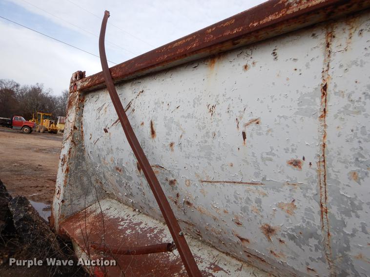 image for item FQ9604 1987 Freightliner FLC dump truck