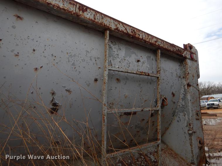 image for item FQ9604 1987 Freightliner FLC dump truck