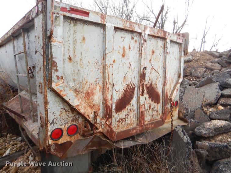 image for item FQ9604 1987 Freightliner FLC dump truck