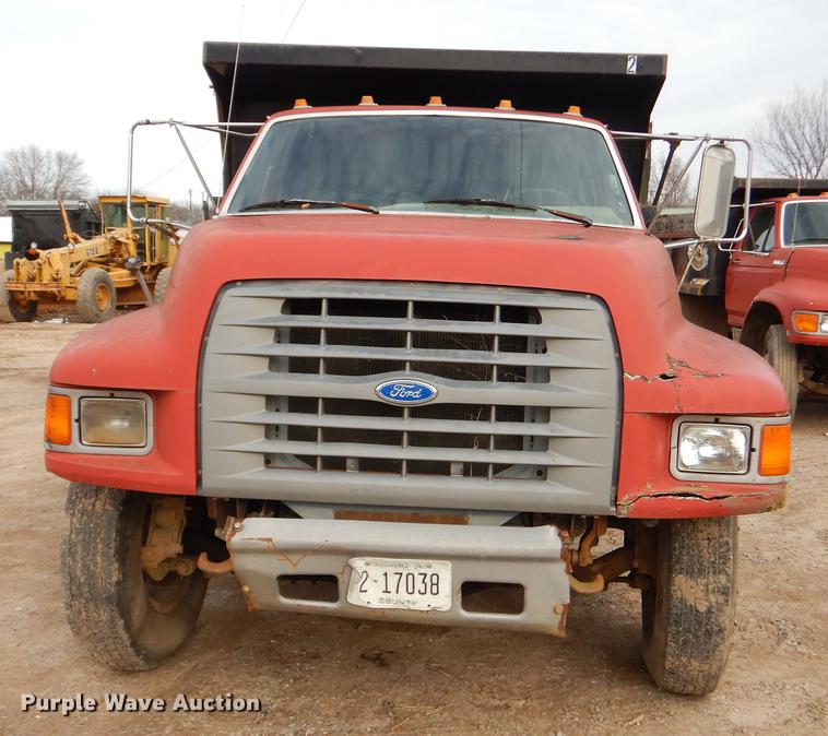 image for item FQ9605 1995 Ford F700 dump truck