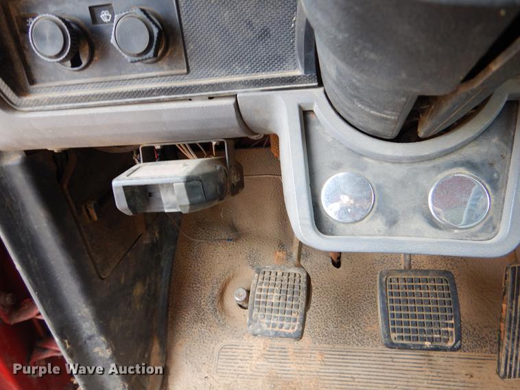image for item FQ9605 1995 Ford F700 dump truck