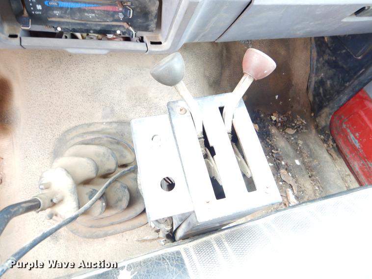 image for item FQ9605 1995 Ford F700 dump truck