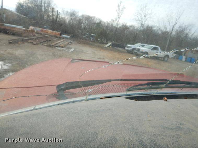 image for item FQ9605 1995 Ford F700 dump truck