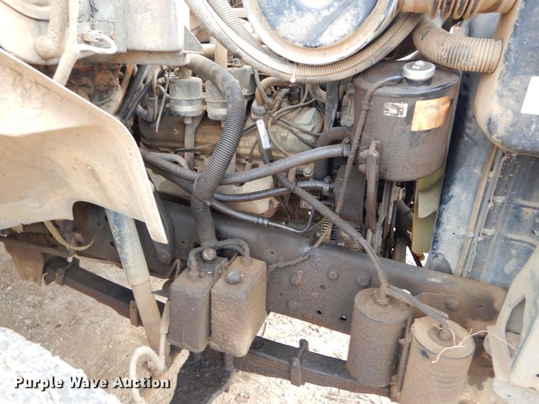 image for item FQ9605 1995 Ford F700 dump truck