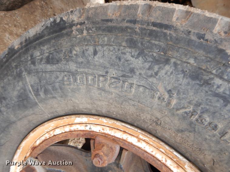image for item FQ9605 1995 Ford F700 dump truck