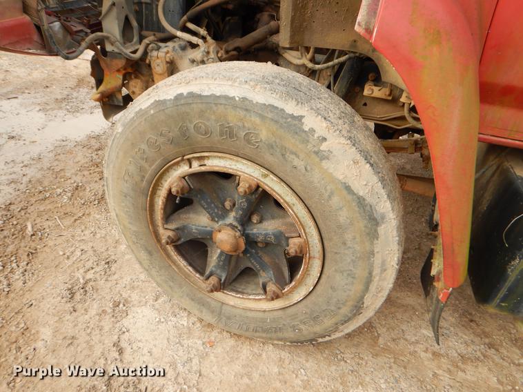 image for item FQ9605 1995 Ford F700 dump truck
