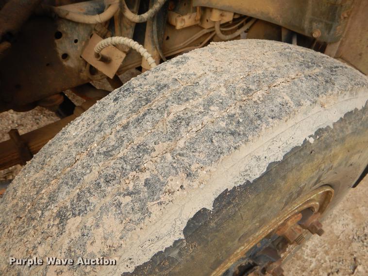 image for item FQ9605 1995 Ford F700 dump truck