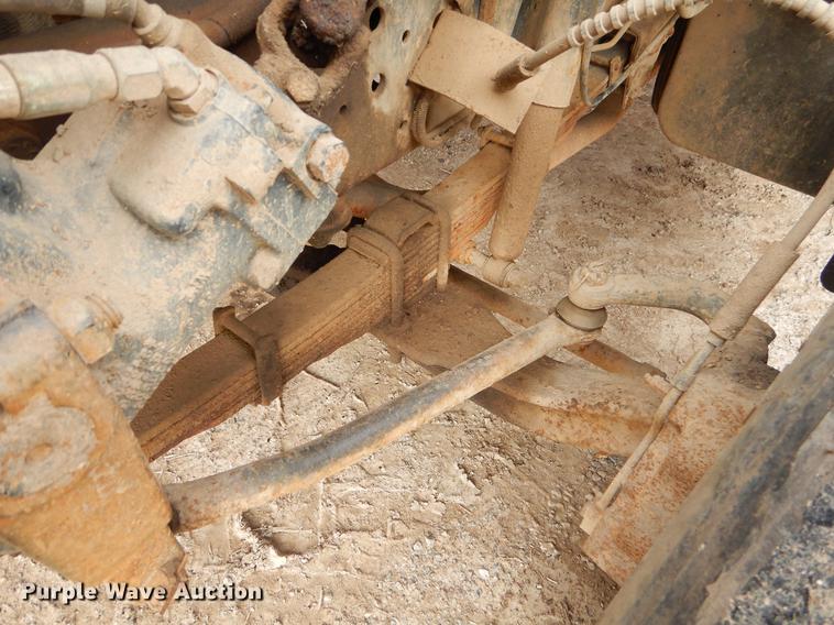 image for item FQ9605 1995 Ford F700 dump truck