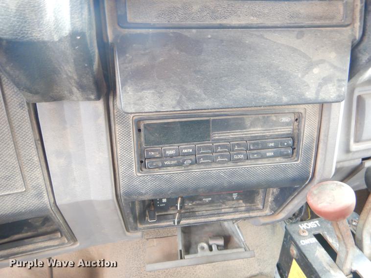 image for item FQ9606 1996 Ford F700 dump truck