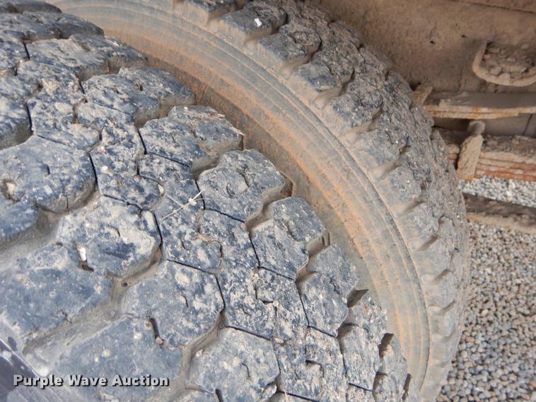 image for item FQ9606 1996 Ford F700 dump truck