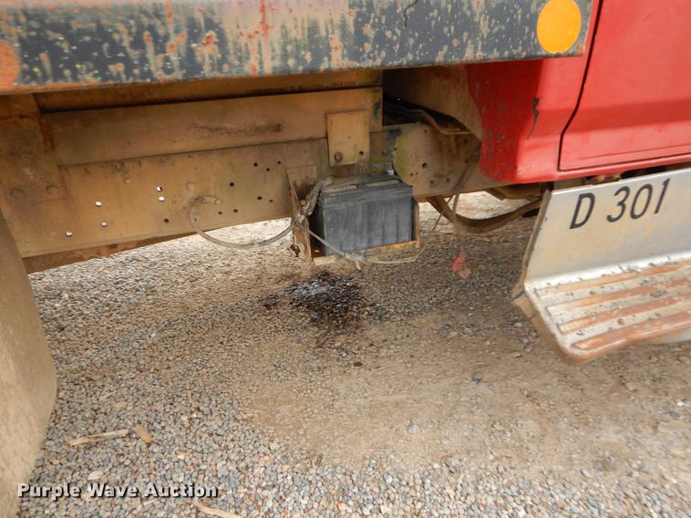 image for item FQ9606 1996 Ford F700 dump truck