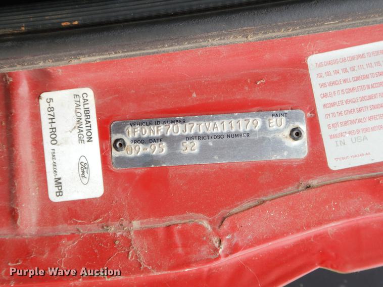 image for item FQ9606 1996 Ford F700 dump truck