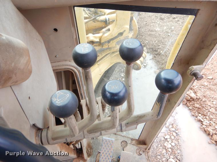 image for item FQ9607 1994 John Deere 670B motor grader