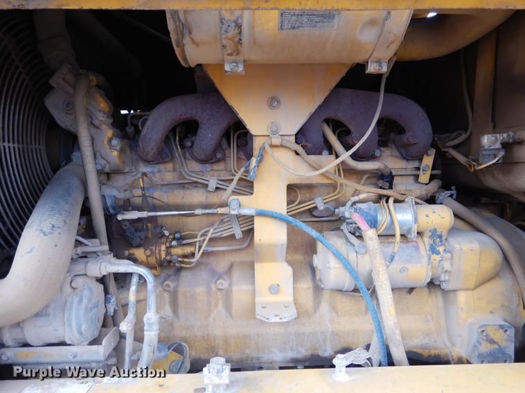 image for item FQ9607 1994 John Deere 670B motor grader