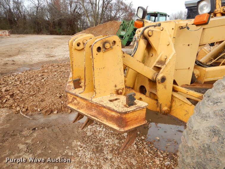 image for item FQ9607 1994 John Deere 670B motor grader