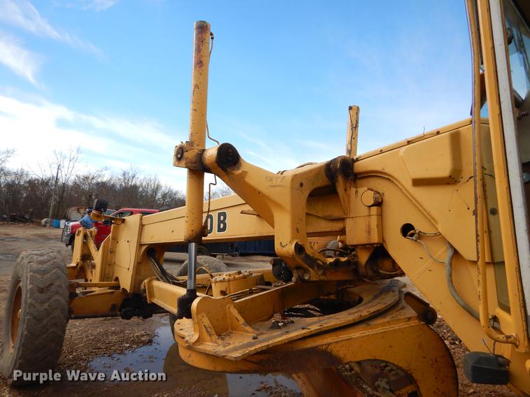 image for item FQ9607 1994 John Deere 670B motor grader