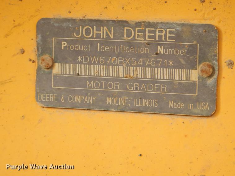 image for item FQ9607 1994 John Deere 670B motor grader