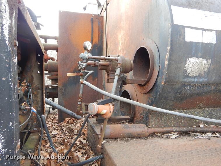 image for item FQ9609 1981 International 1754 oil distribution truck