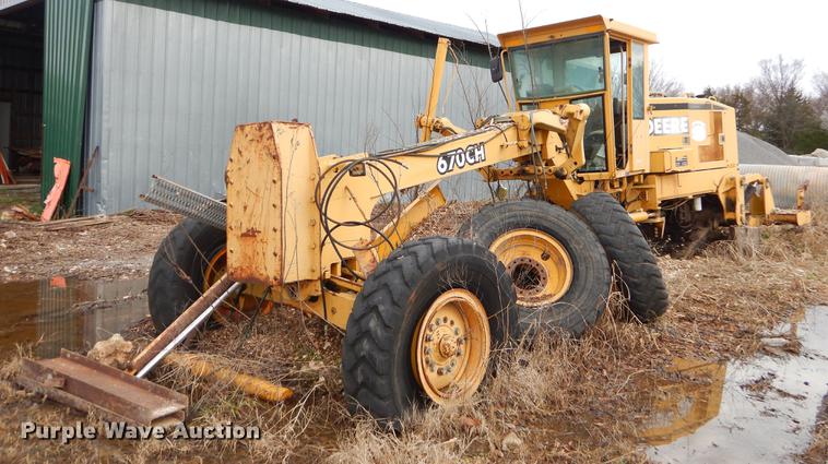 image for item FQ9610 1997 John Deere 670CH motor grader