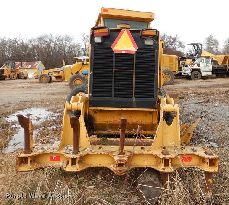 image for item FQ9610 1997 John Deere 670CH motor grader