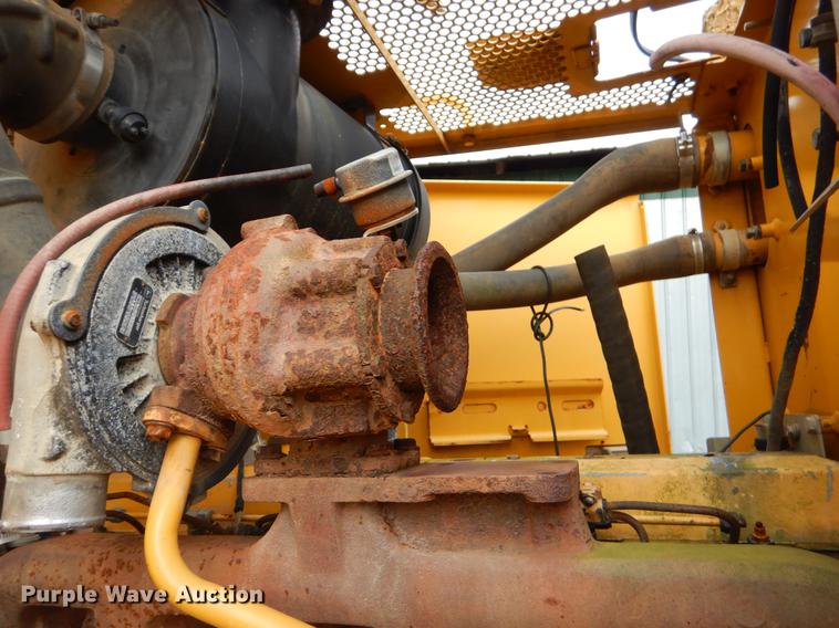 image for item FQ9610 1997 John Deere 670CH motor grader