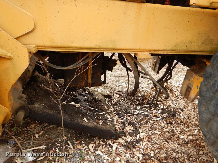 image for item FQ9610 1997 John Deere 670CH motor grader