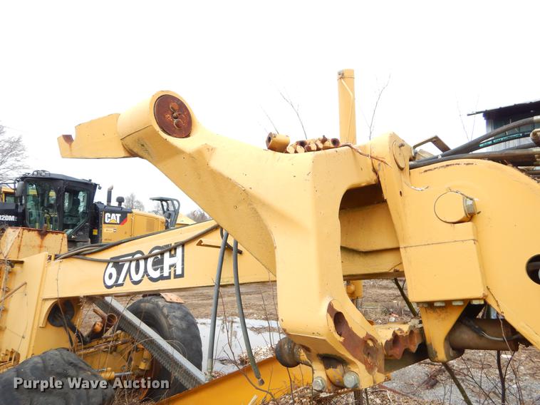 image for item FQ9610 1997 John Deere 670CH motor grader