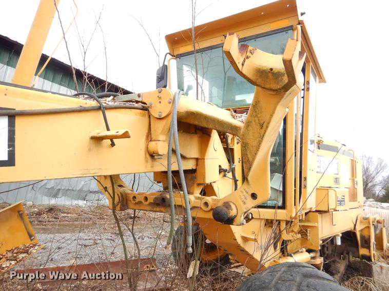 image for item FQ9610 1997 John Deere 670CH motor grader