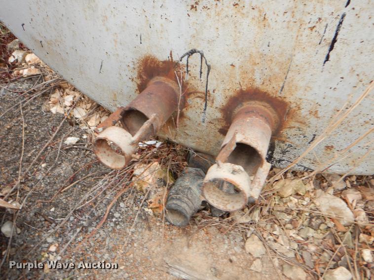 image for item FQ9615 (2) tanks