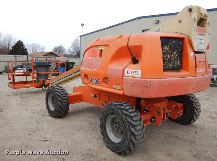 image for item FQ9632 2004 JLG 400S boom lift